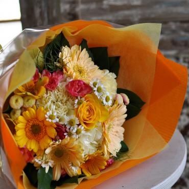 卒業のお祝いに｜「フローリスト　シバタ」　（兵庫県三木市の花キューピット加盟店 花屋）のブログ