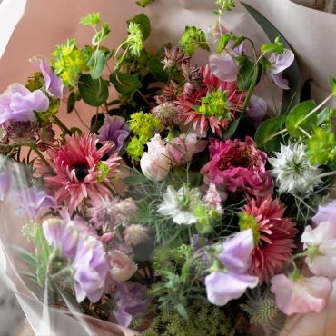 お誕生日に花束を｜「フローリスト　シバタ」　（兵庫県三木市の花キューピット加盟店 花屋）のブログ