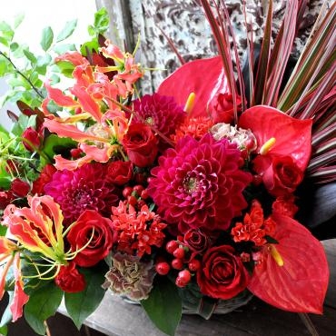 御祝いのアレンジメント｜「フローリスト　シバタ」　（兵庫県三木市の花キューピット加盟店 花屋）のブログ